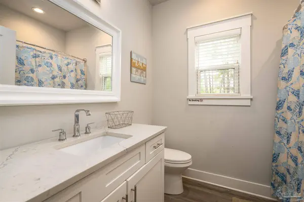 5629 Charter Cir, Gulf Breeze, FL 32563