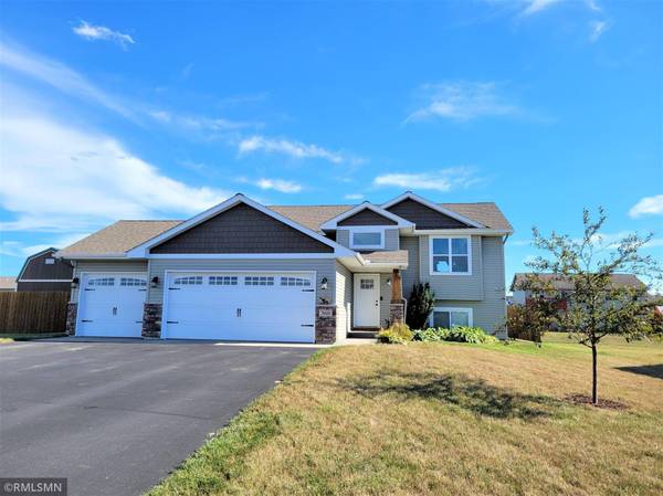 388 Dakota AVE, New Richmond, WI 54023