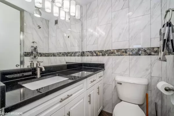 3925 TRIUMVERA DR #A15A, Glenview, IL 60025