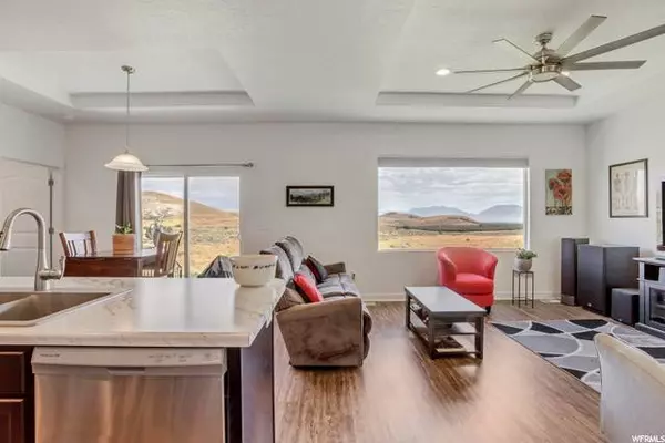 287 SANDSTONE WAY #123, Santaquin, UT 84655