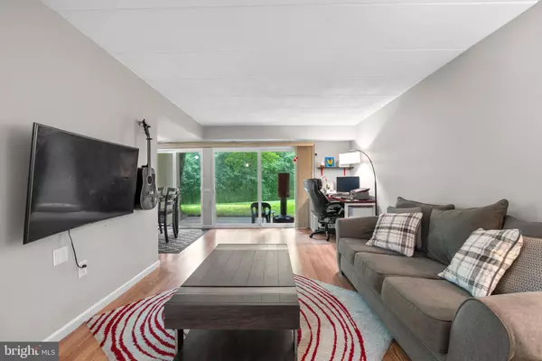 5707 HARPERS FARM RD #B, Columbia, MD 21044