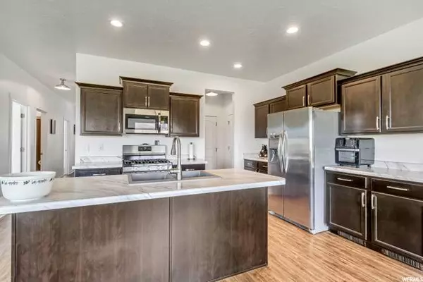 287 SANDSTONE WAY #123, Santaquin, UT 84655