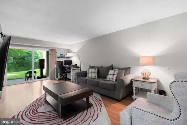 5707 HARPERS FARM RD #B, Columbia, MD 21044