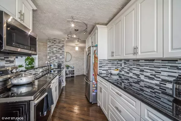 3925 TRIUMVERA DR #A15A, Glenview, IL 60025