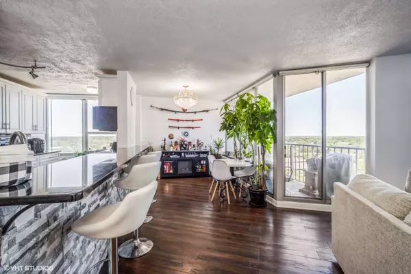 3925 TRIUMVERA DR #A15A, Glenview, IL 60025