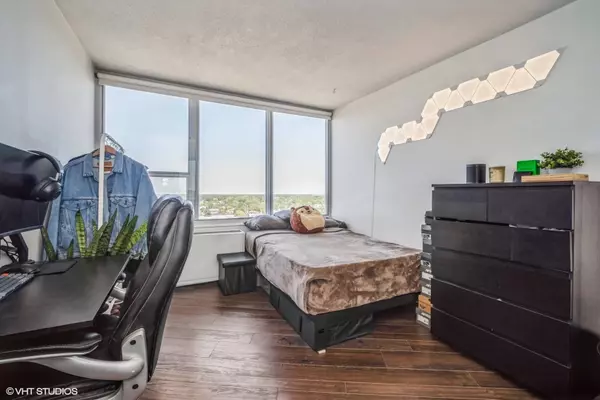 3925 TRIUMVERA DR #A15A, Glenview, IL 60025