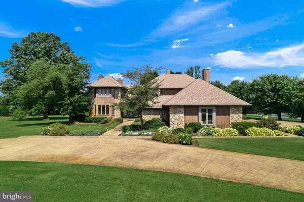 703 WORTHINGTON DR, Moorestown, NJ 08057