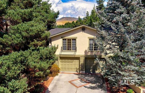 125 E Hearthstone Dr, Boise, ID 83702