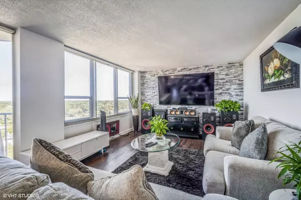 3925 TRIUMVERA DR #A15A, Glenview, IL 60025