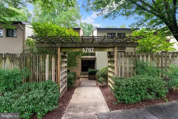 5707 HARPERS FARM RD #B