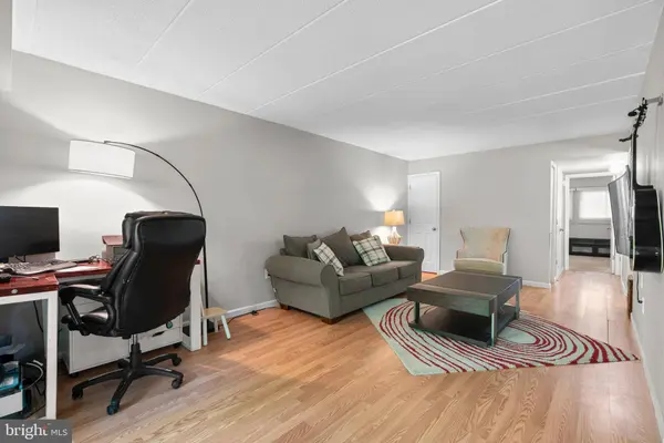 5707 HARPERS FARM RD #B, Columbia, MD 21044