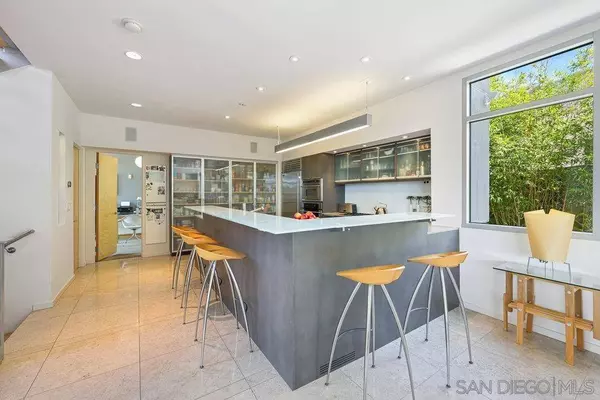 3714 Canon, San Diego, CA 92106