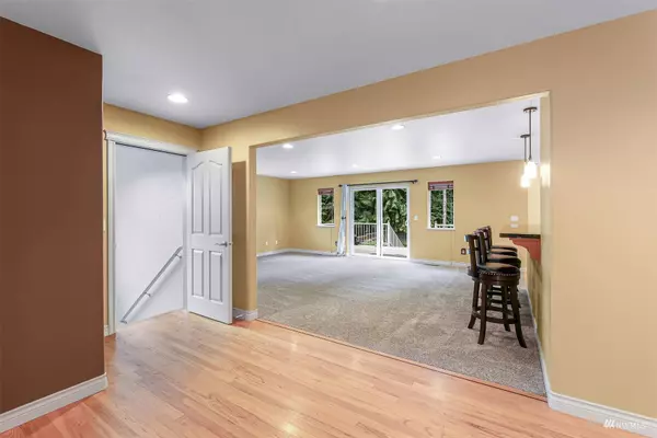 1328 Parkstone LN, Bellingham, WA 98229