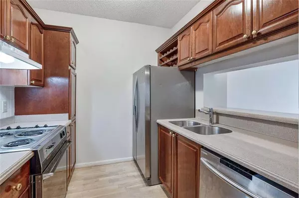 2110 RIVER GREEN DR NW, Atlanta, GA 30327