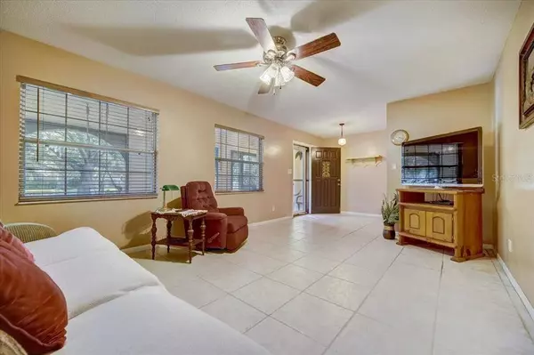 27922 TAMMI DR, Tavares, FL 32778