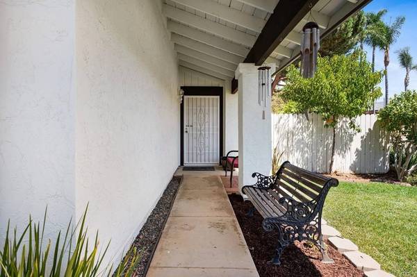 1047 Mockingbird LN, San Marcos, CA 92078