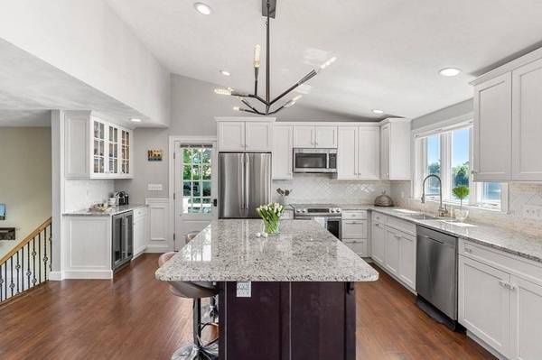 290 Echo Cove Rd, Hamilton, MA 01982