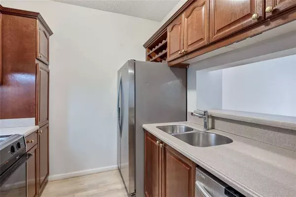 2110 RIVER GREEN DR NW, Atlanta, GA 30327