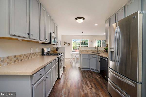 940 VANGUARD DR, Red Hill, PA 18076