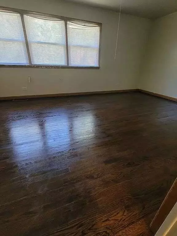 13904 S Clark ST, Riverdale, IL 60827