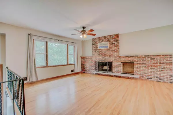 7080 Coachwood RD, Woodbury, MN 55125