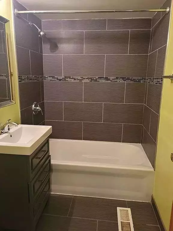 13904 S Clark ST, Riverdale, IL 60827