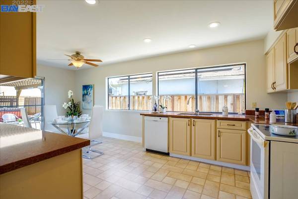 5671 Camass Ct, Newark, CA 94560