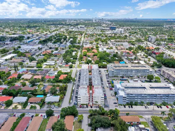 215 SE 3rd Ave #304B, Hallandale Beach, FL 33009