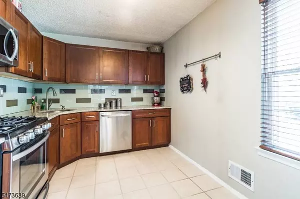 1002 Breckenridge Dr, Branchburg Twp., NJ 08876