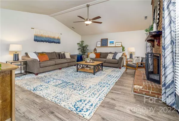 1309 Berry Ridge RD, Charlotte, NC 28270