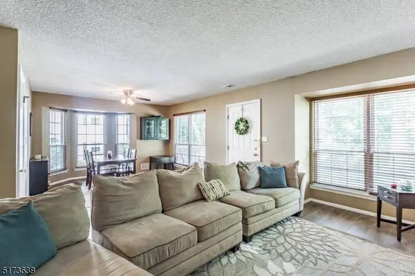 1002 Breckenridge Dr, Branchburg Twp., NJ 08876