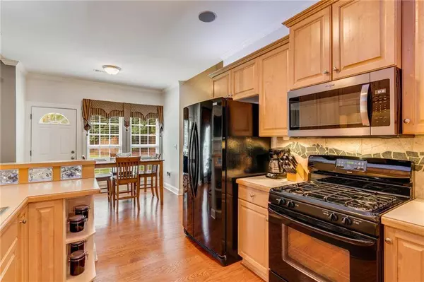 1204 Twin Ponds CT, Conyers, GA 30094