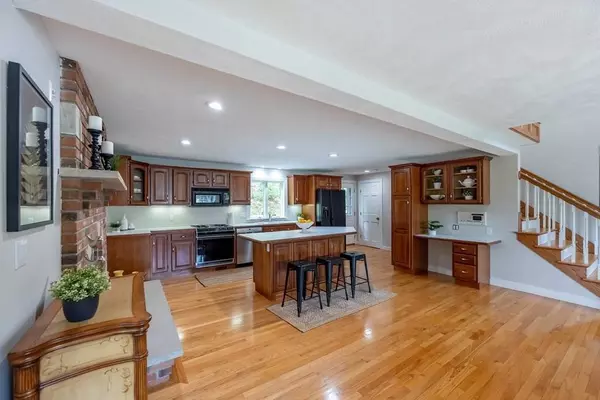 83 Center St, Andover, MA 01810