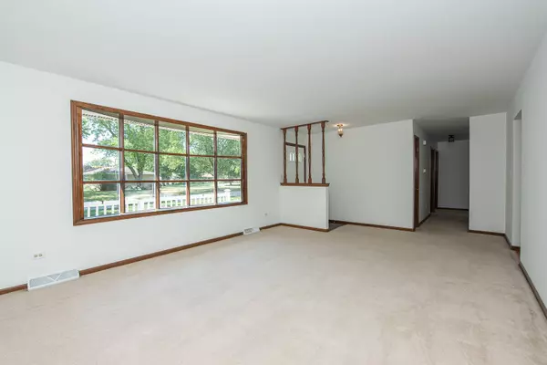 25212 W Sandbank DR, Plainfield, IL 60544