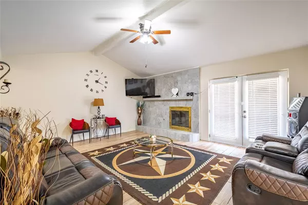 1015 Dawnview Street, Arlington, TX 76014