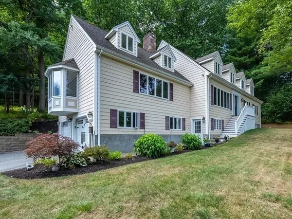 83 Center St, Andover, MA 01810