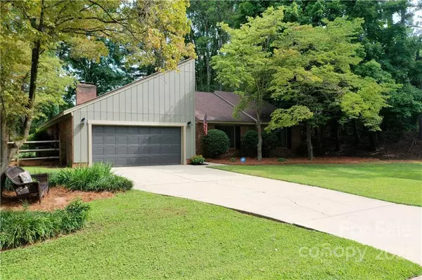 1309 Berry Ridge RD, Charlotte, NC 28270