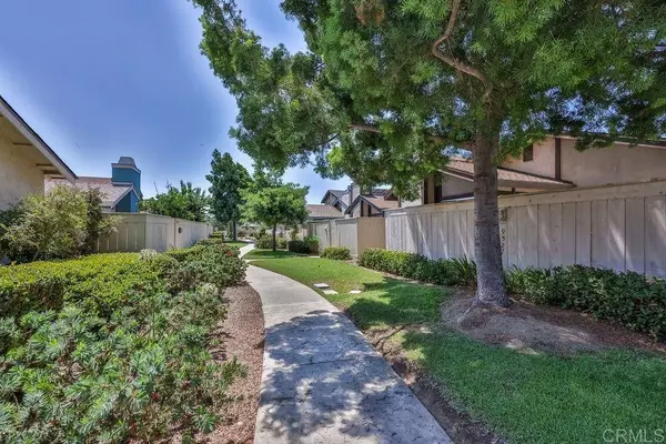 9515 Eve LN, Santee, CA 92071