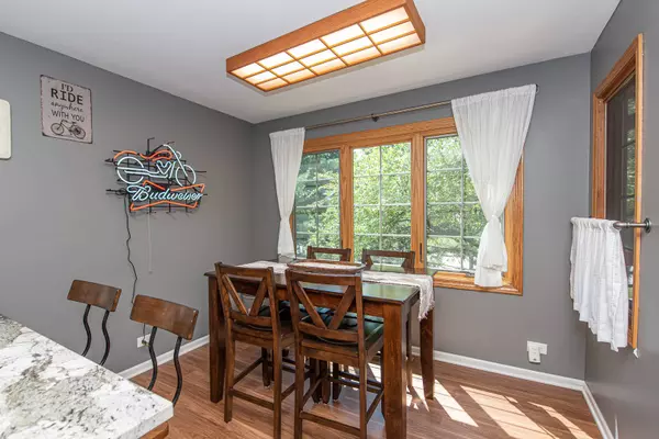 815 Millcreek CIR, Elgin, IL 60123