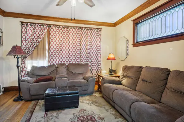 2342 Vernon ST, Blue Island, IL 60406