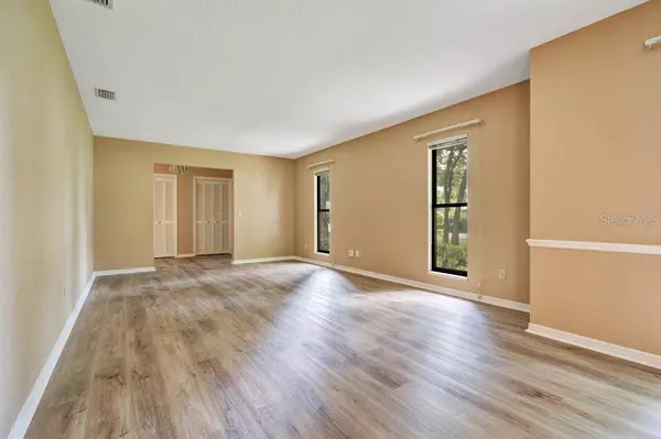 2671 OAK RD, Deland, FL 32720