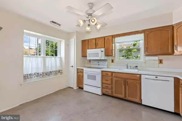 88 BASTIAN DR, Mount Laurel, NJ 08054