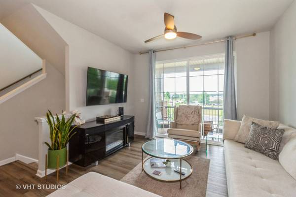 480 Woodmoor DR, Lombard, IL 60148