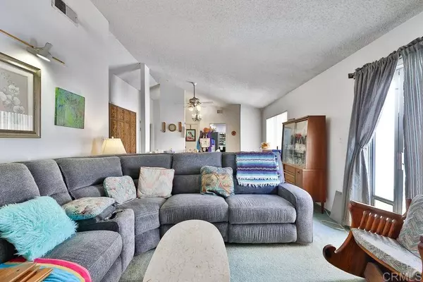 9515 Eve LN, Santee, CA 92071