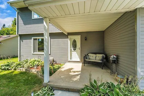 5184 BIRCHCREST Drive, Swartz Creek, MI 48473