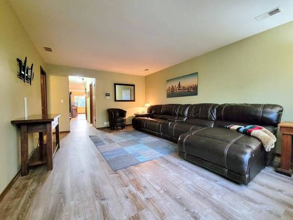 4856 N Kruger AVE, Chicago, IL 60630