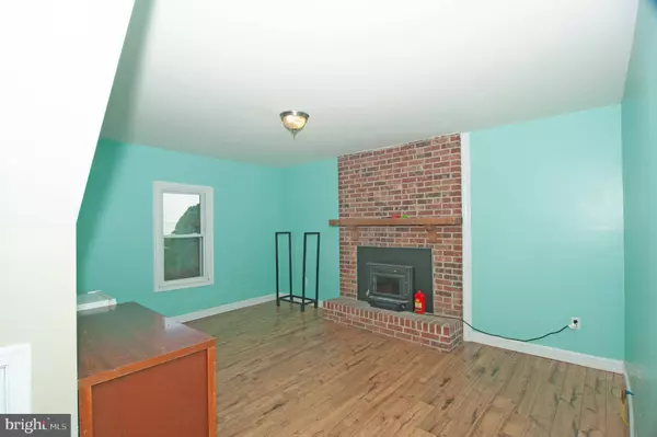 409 DELAWARE AVE, Bridgeville, DE 19933