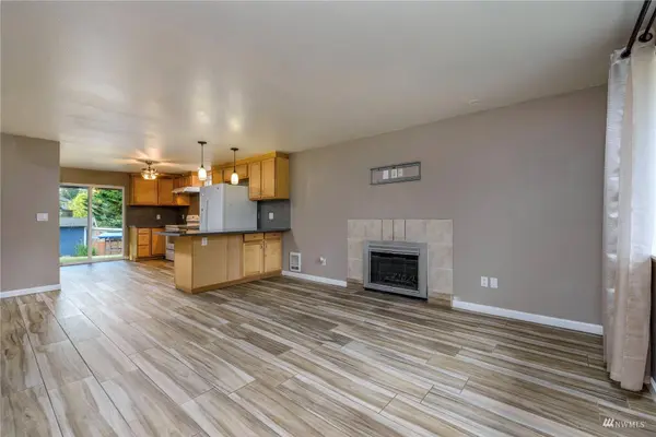 8003 186th Street Ct E, Puyallup, WA 98375