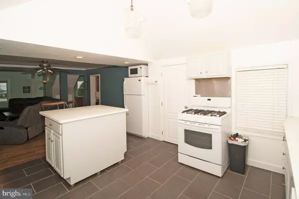 409 DELAWARE AVE, Bridgeville, DE 19933