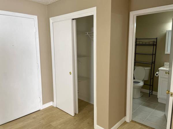 25 Log ST #1B, Manchester, NH 03102